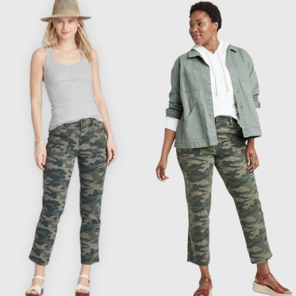 New Women's Universal Thread High-Rise Straight Cropped Camo Pants